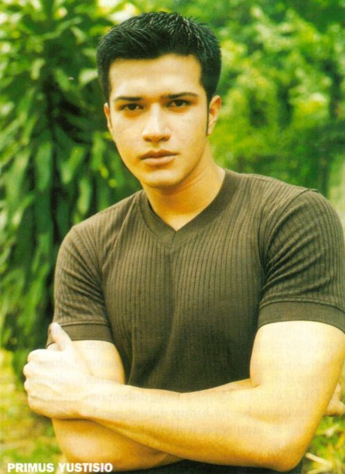 Belah Tengah Sampai Berjambul